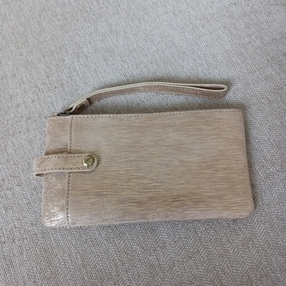 Hobo Women's Tan Metallic Gold Leather  Wristlet - Picture 2 of 9